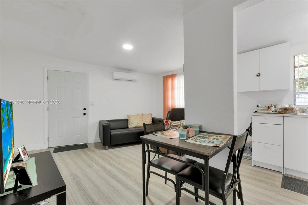 300 Northwest Blvd , Miami, FL 33126 Photo