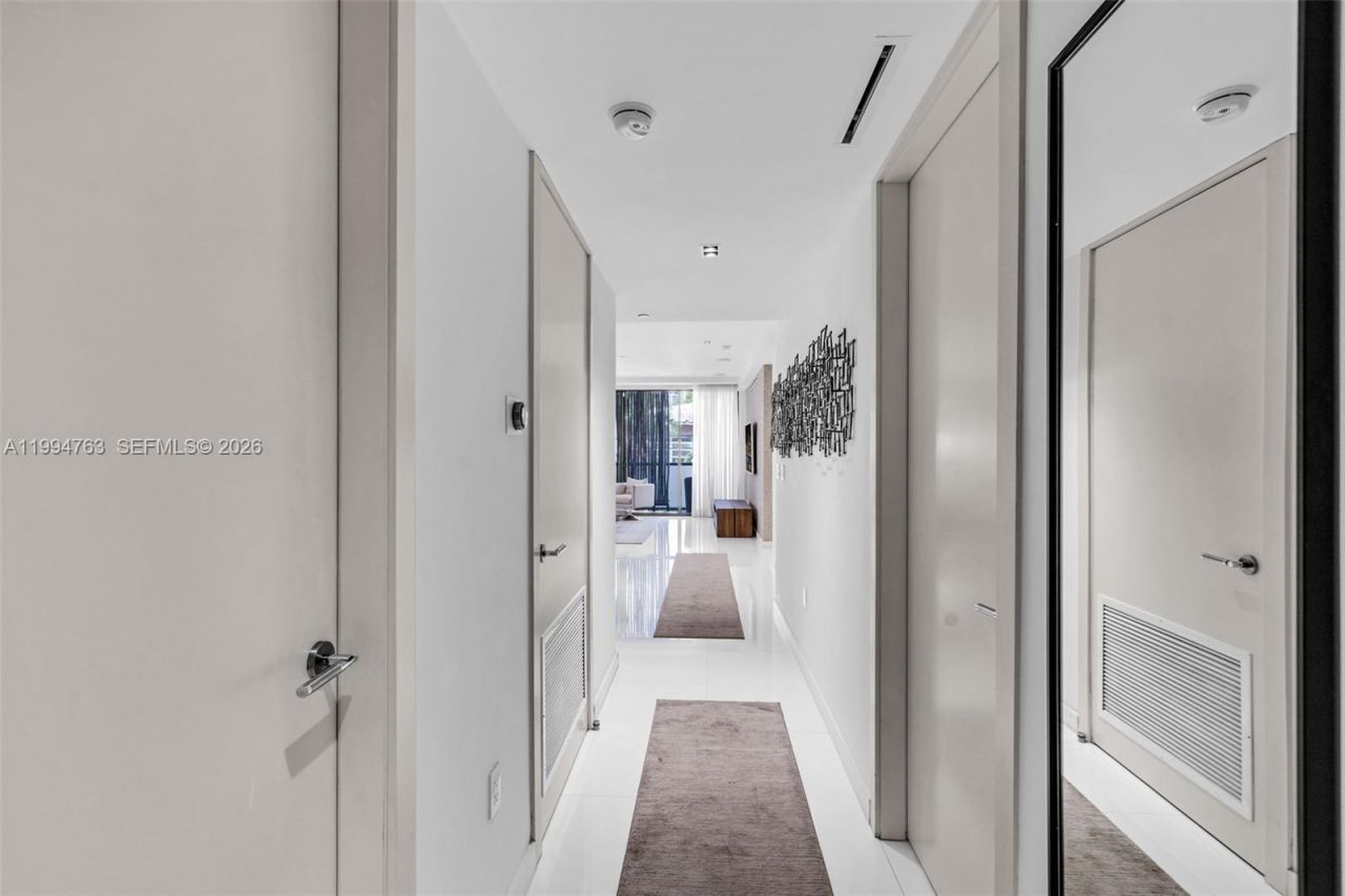 350 Meridian Ave , Unit 202, Miami Beach, FL 33139 Photo