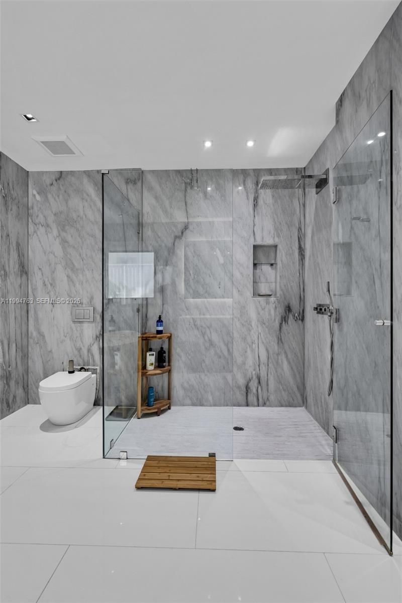 350 Meridian Ave , Unit 202, Miami Beach, FL 33139 Photo