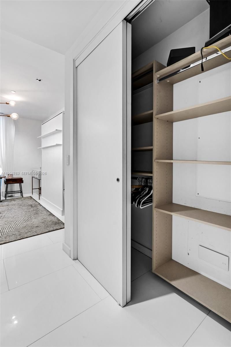 350 Meridian Ave , Unit 202, Miami Beach, FL 33139 Photo