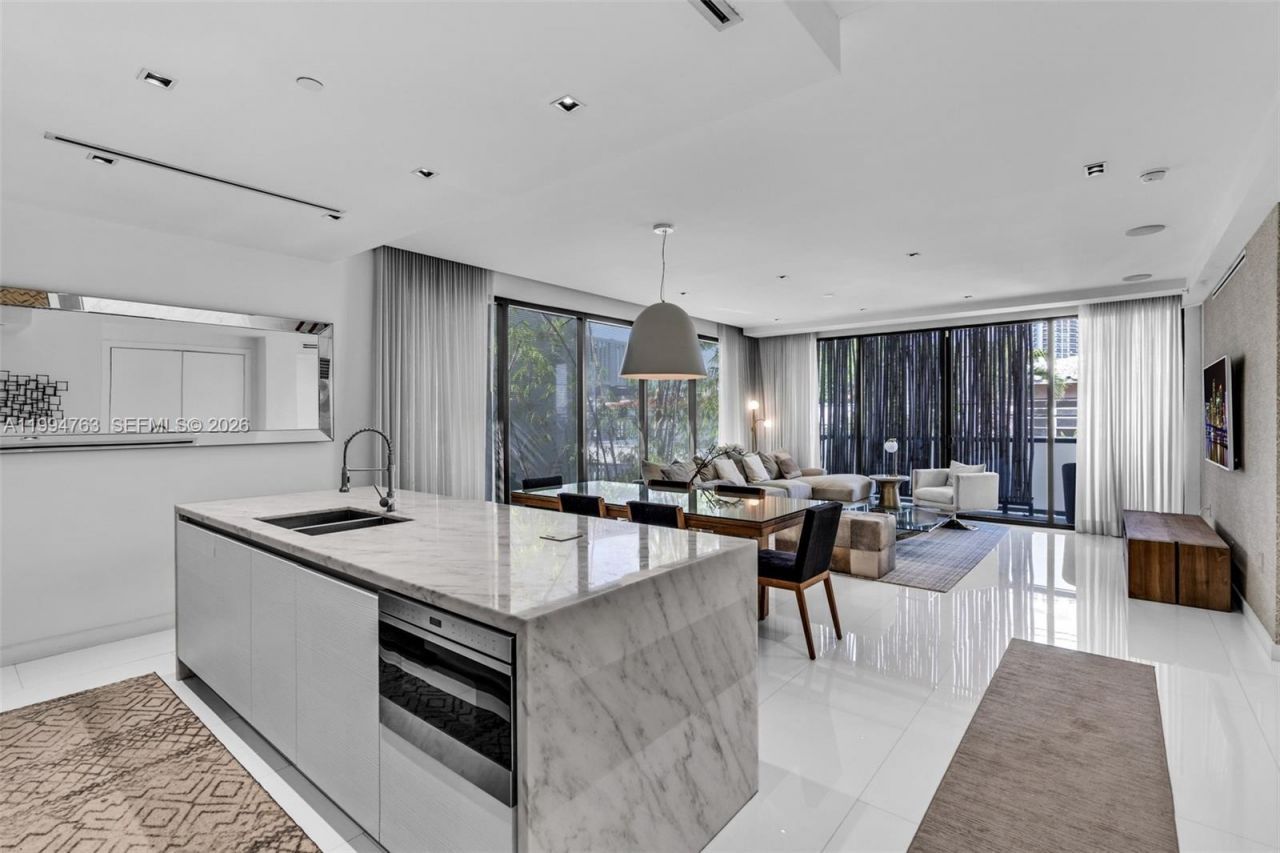 350 Meridian Ave , Unit 202, Miami Beach, FL 33139 Photo