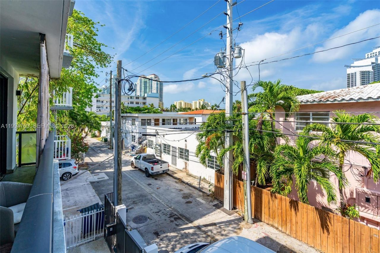 350 Meridian Ave , Unit 202, Miami Beach, FL 33139 Photo