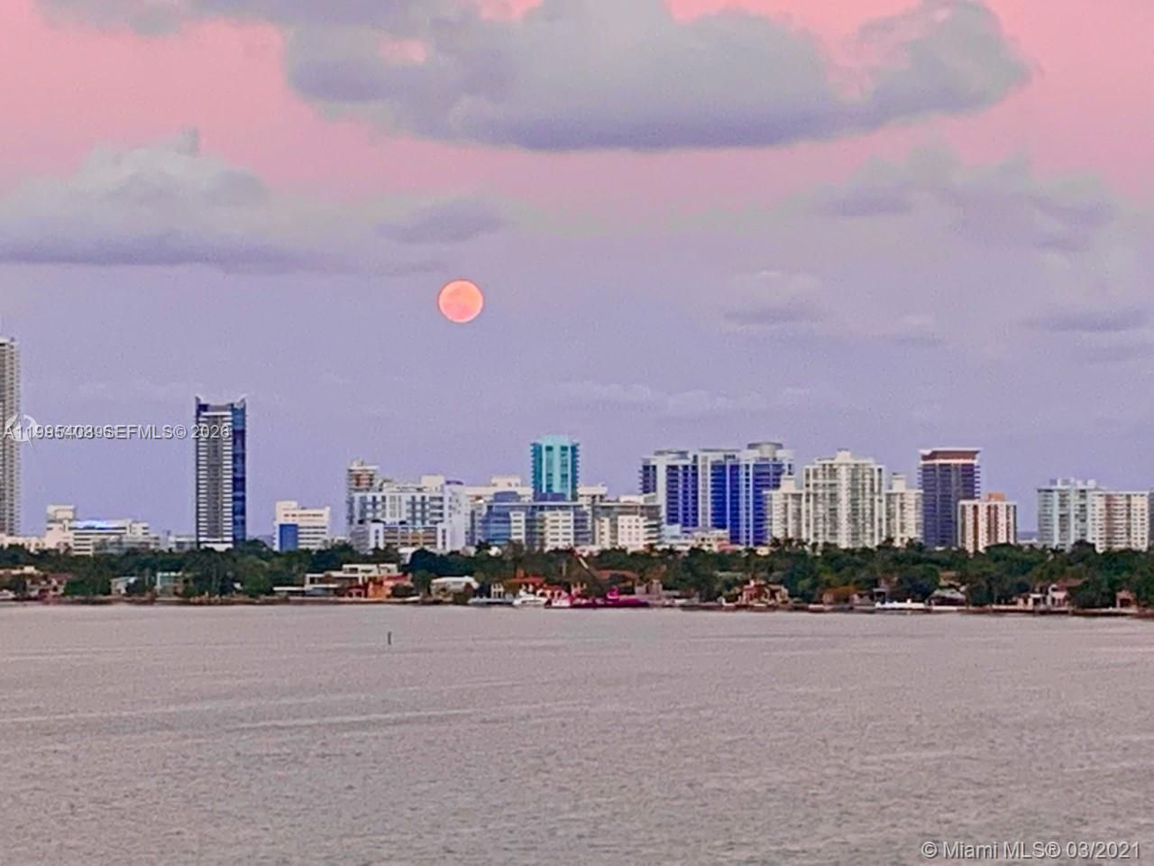 7501 E Treasure Dr , Unit 8A, North Bay Village, FL 33141 Photo