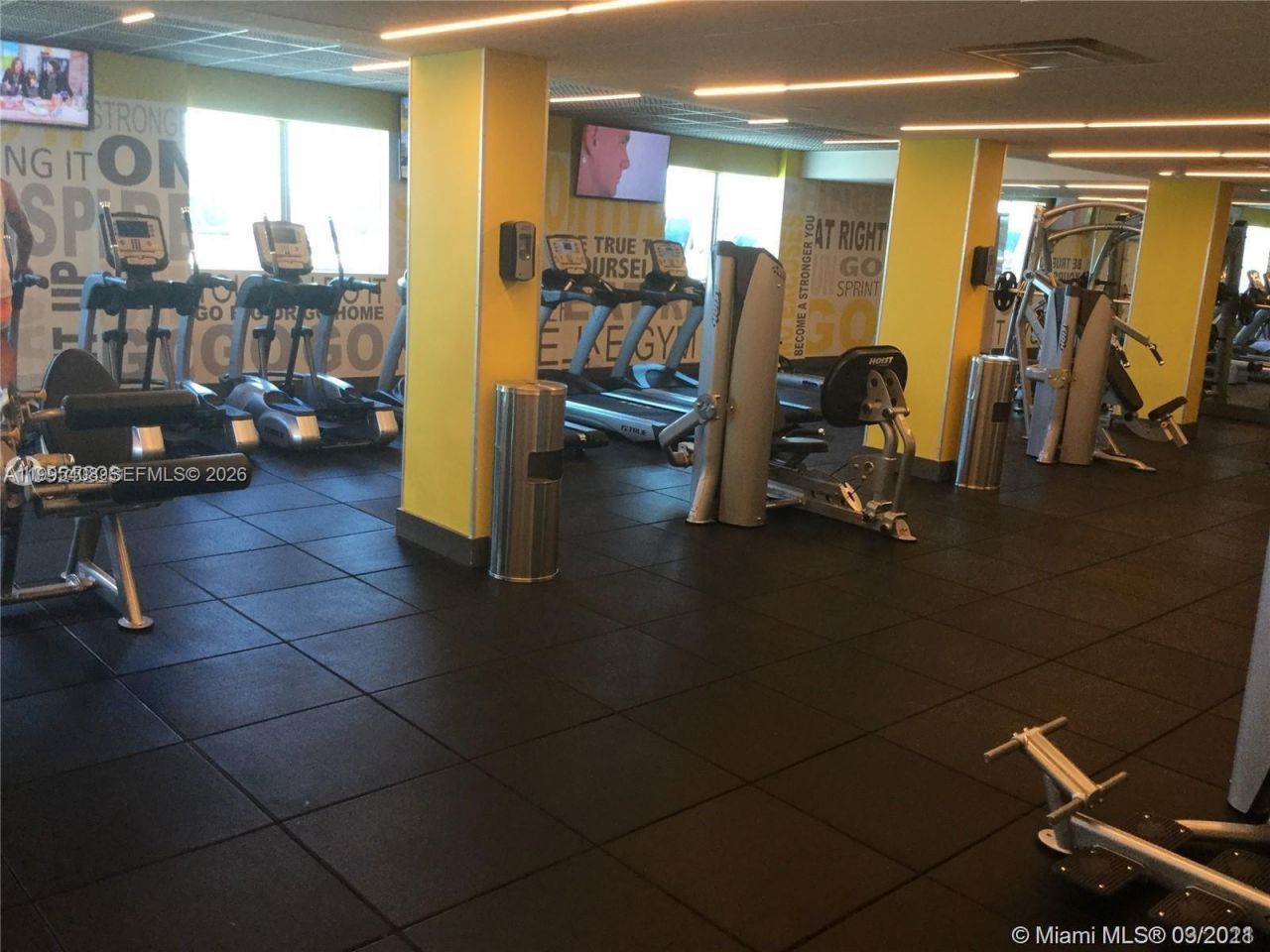 7501 E Treasure Dr , Unit 8A, North Bay Village, FL 33141 Photo