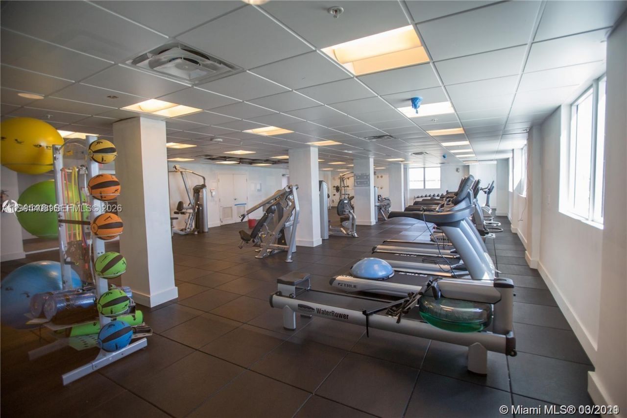 7501 E Treasure Dr, Unit 8A, North Bay Village, FL 33141 Photo