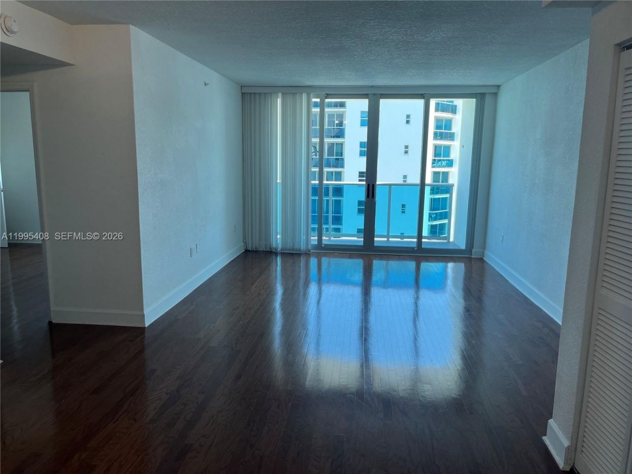 7501 E Treasure Dr, Unit 8A, North Bay Village, FL 33141 Photo