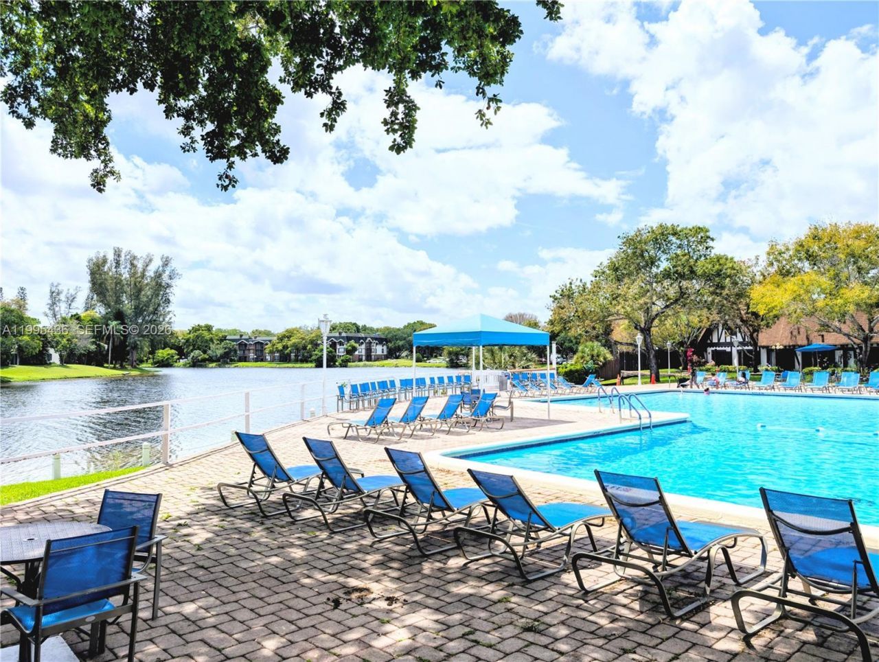 3720 Inverrary Dr, Unit 1J, Lauderhill, FL 33319 Photo