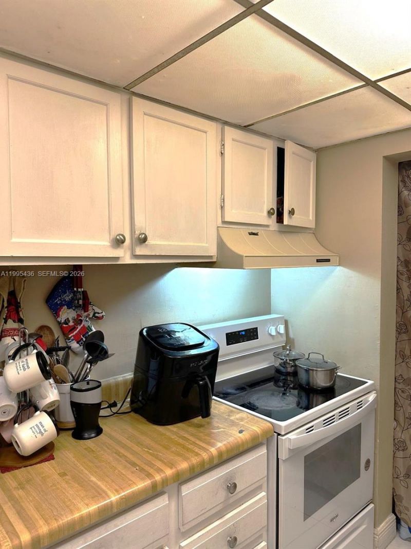 3720 Inverrary Dr, Unit 1J, Lauderhill, FL 33319 Photo
