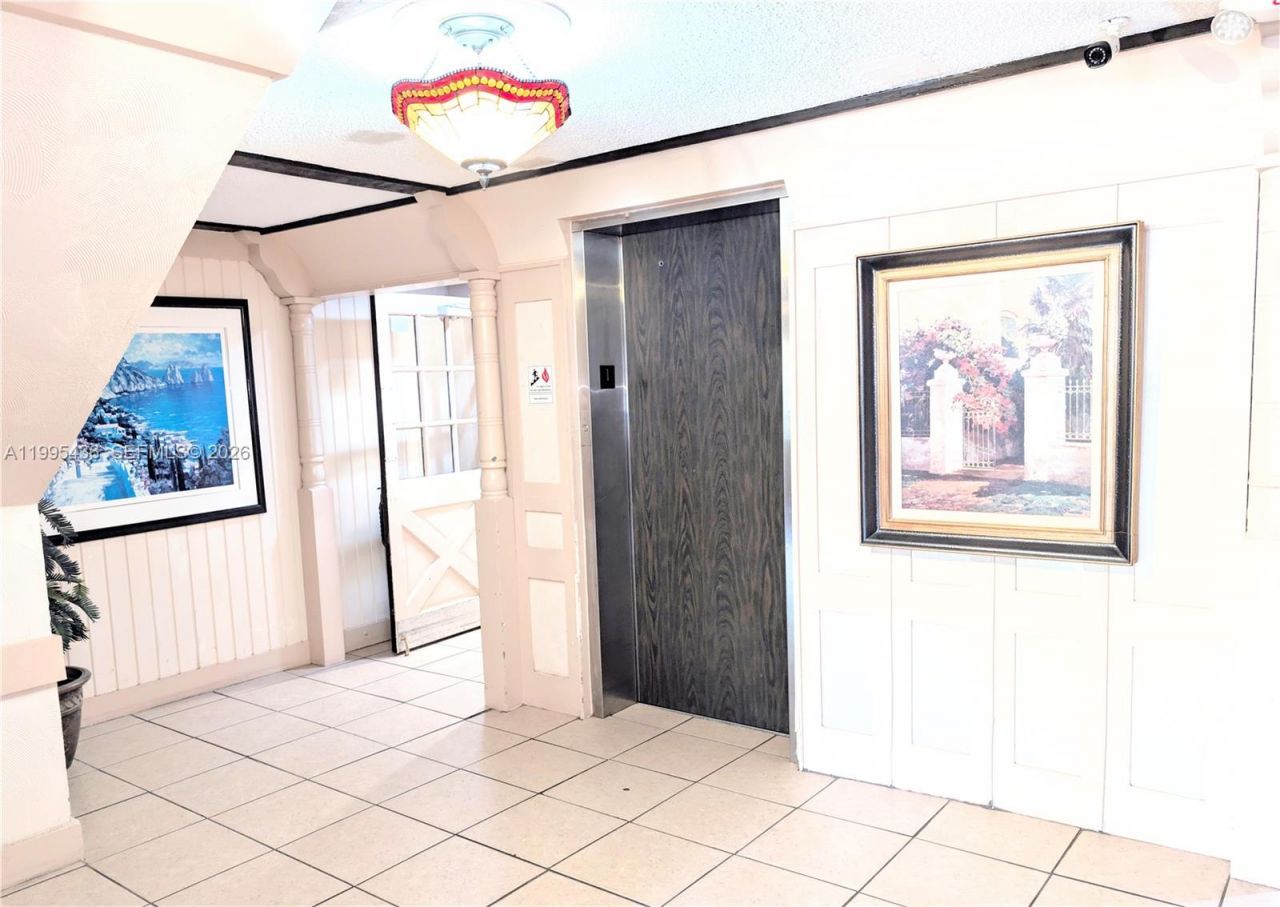 3720 Inverrary Dr, Unit 1J, Lauderhill, FL 33319 Photo