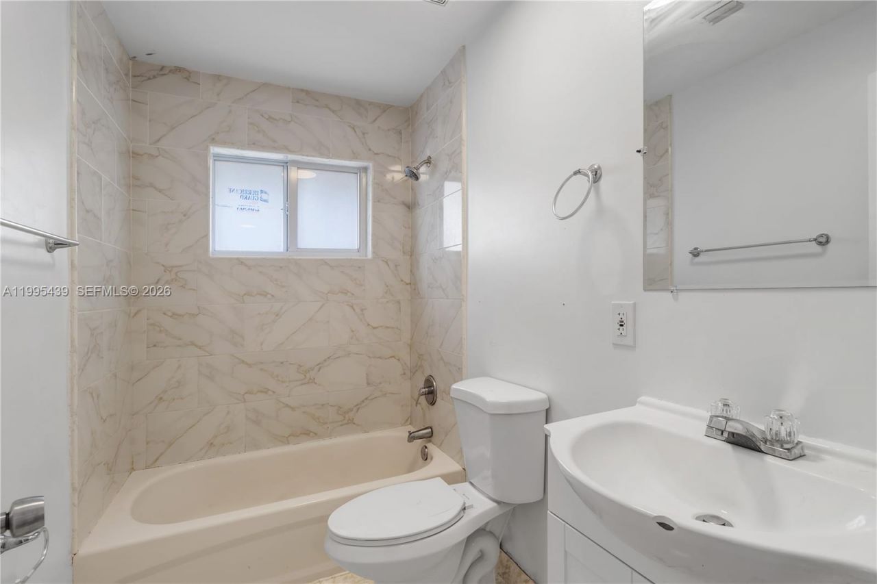 2132 NW 47th St , Unit 2132, Miami, FL 33142 Photo