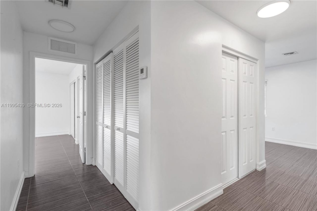 2132 NW 47th St , Unit 2132, Miami, FL 33142 Photo