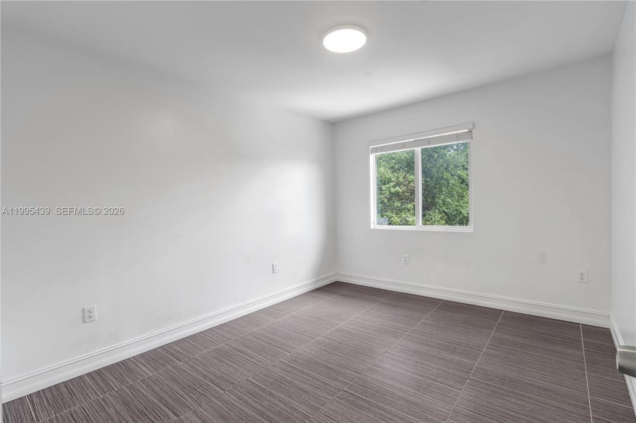 2132 NW 47th St , Unit 2132, Miami, FL 33142 Photo