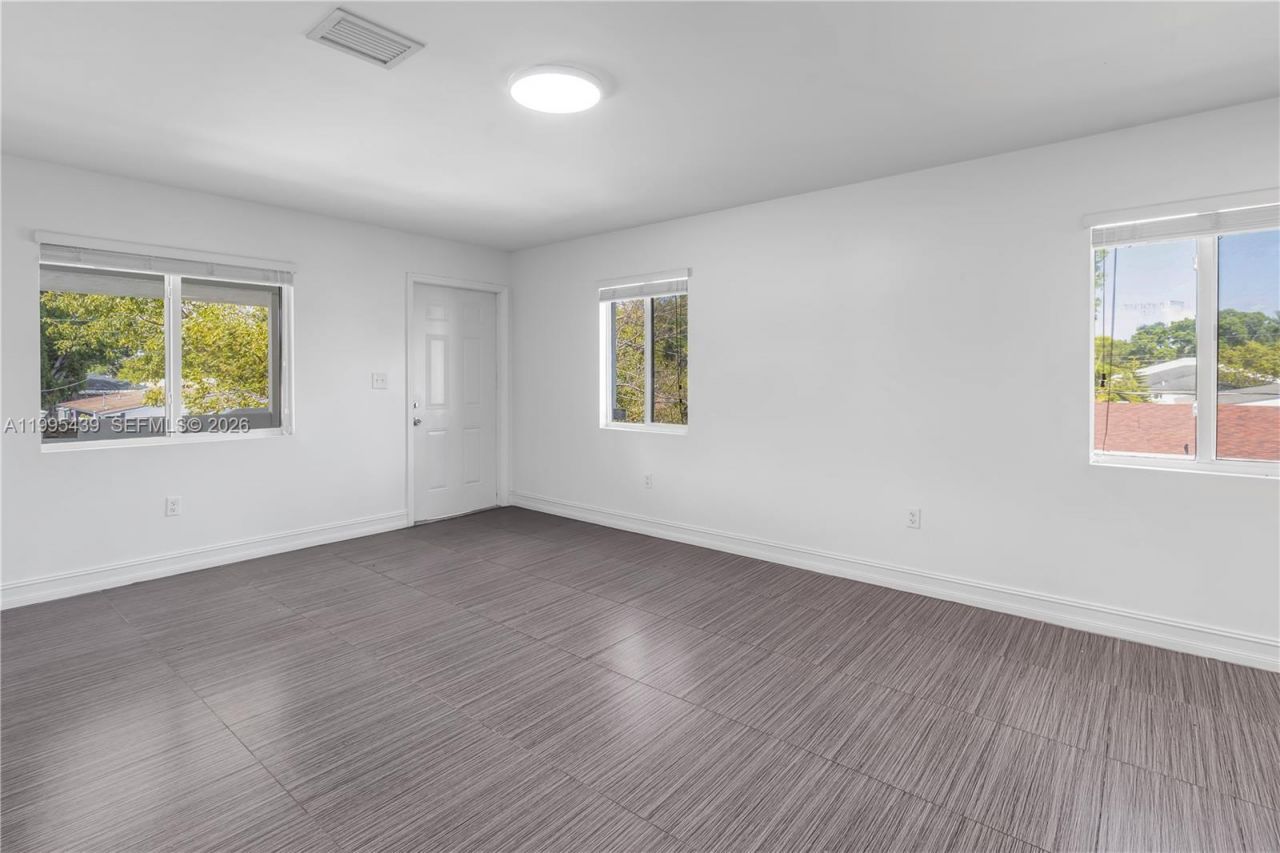 2132 NW 47th St , Unit 2132, Miami, FL 33142 Photo