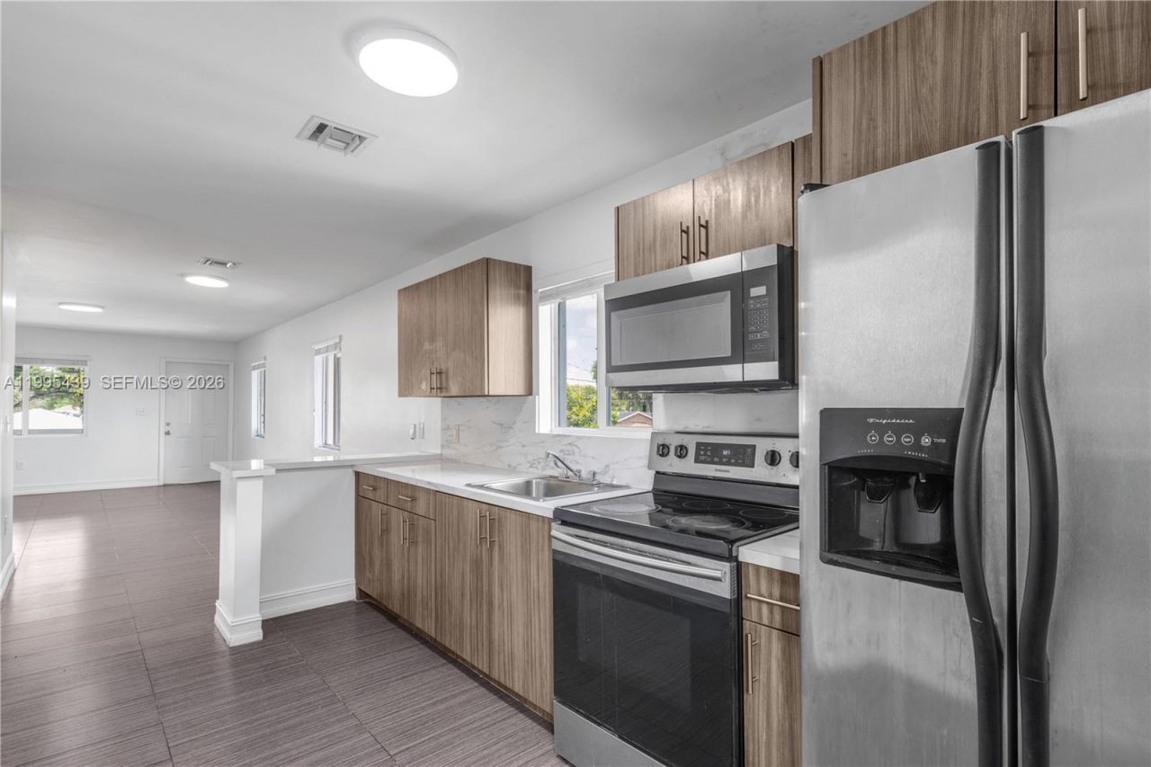 2132 NW 47th St , Unit 2132, Miami, FL 33142 Photo