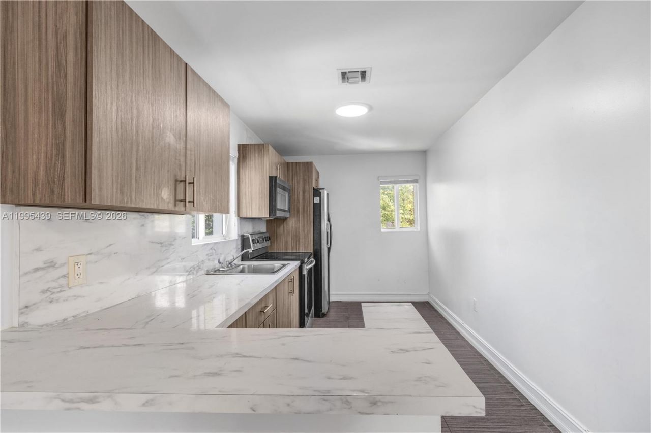 2132 NW 47th St , Unit 2132, Miami, FL 33142 Photo