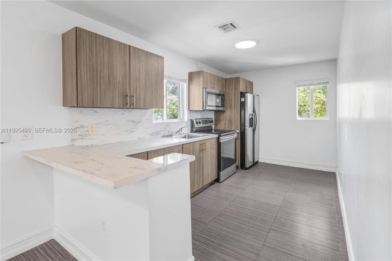 2132 NW 47th St , Unit 2132, Miami, FL 33142 Photo