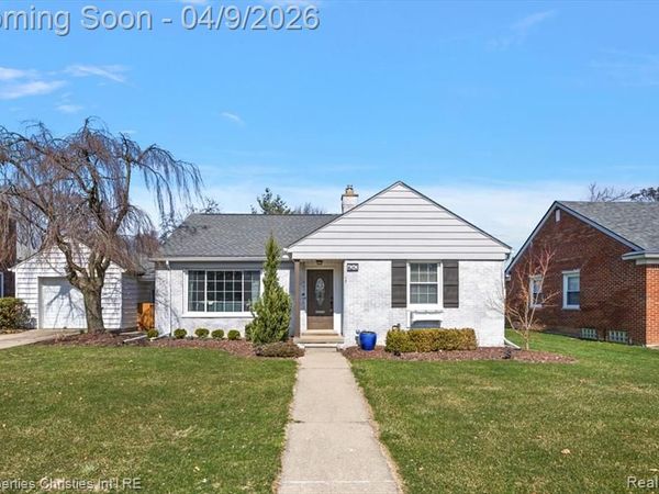 4240 Sheridan Drive, Royal Oak, MI 48073