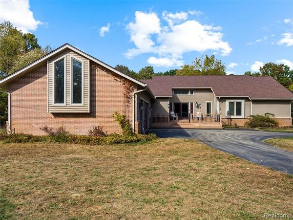 7286 Pine Knob Road , Clarkston, MI 48348