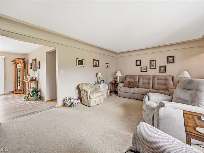 2076 Glenn Drive NE, Warren, OH 44483 Photo 14