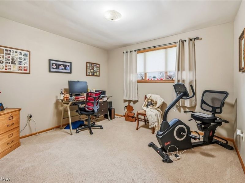 2076 Glenn Drive NE, Warren, OH 44483 Photo 21