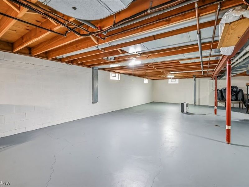 2076 Glenn Drive NE, Warren, OH 44483 Photo 31