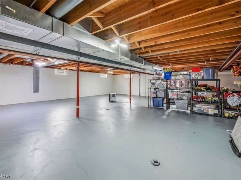 2076 Glenn Drive NE, Warren, OH 44483 Photo 32