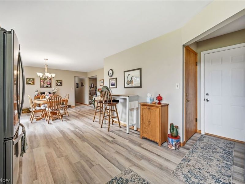 2076 Glenn Drive NE, Warren, OH 44483 Photo 6