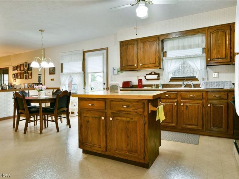 284 Wae Trail, Cortland, OH 44410 Photo 11