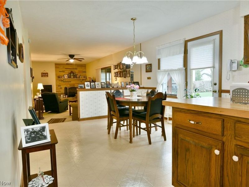 284 Wae Trail, Cortland, OH 44410 Photo 12