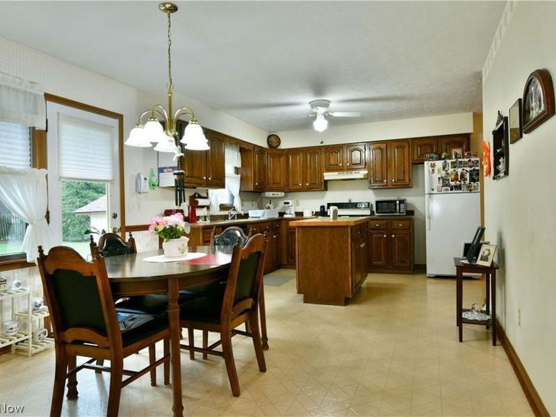 284 Wae Trail, Cortland, OH 44410 Photo 13