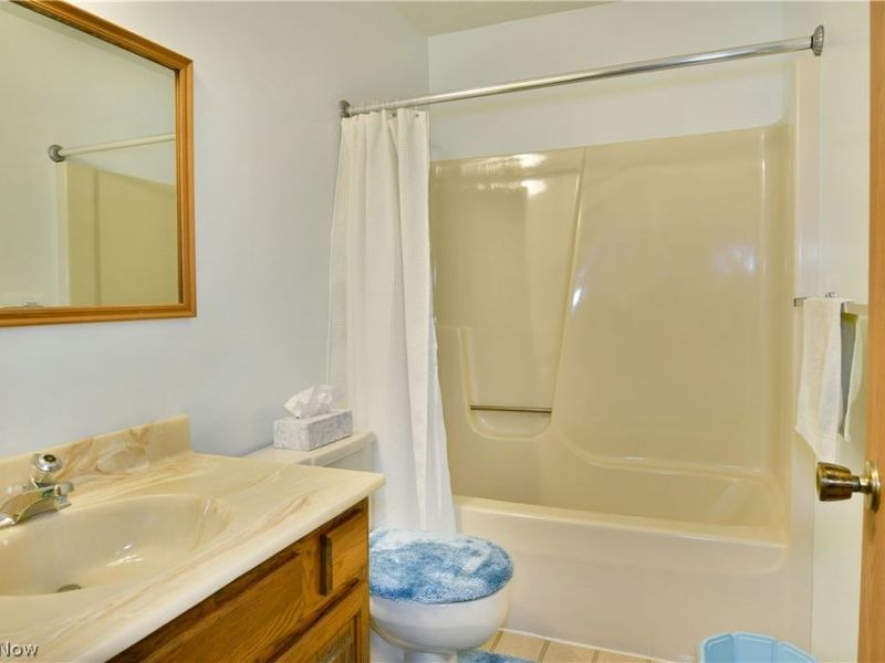 284 Wae Trail, Cortland, OH 44410 Photo 22