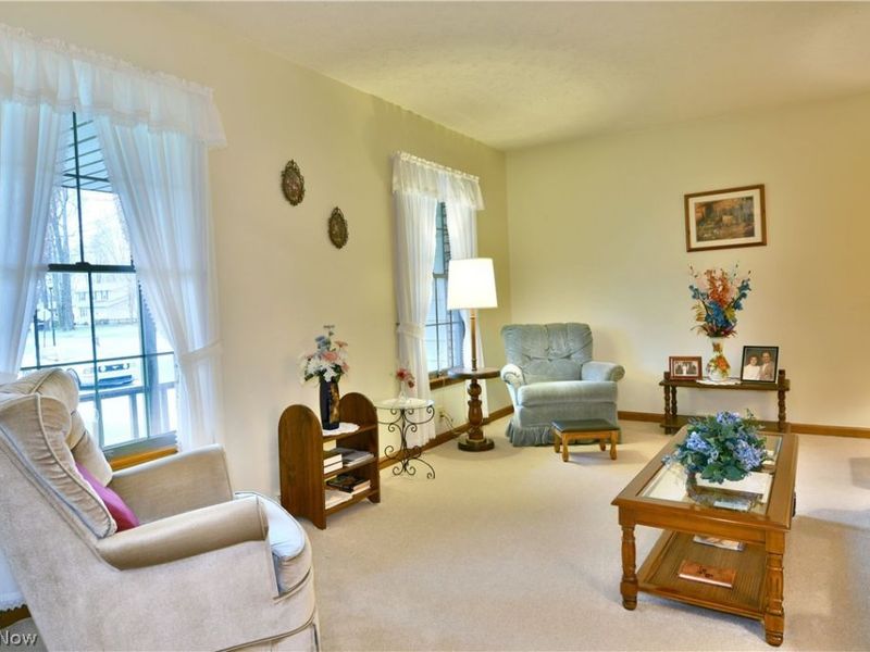 284 Wae Trail, Cortland, OH 44410 Photo 8