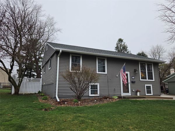 506 5th Avenue SE, Altoona, IA 50009