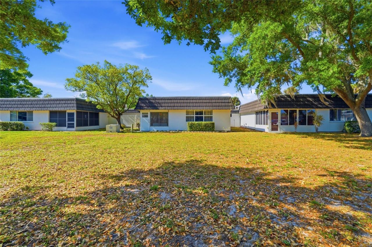 3985 Overlook Bend , Unit 16, Sarasota, FL 34232 Photo