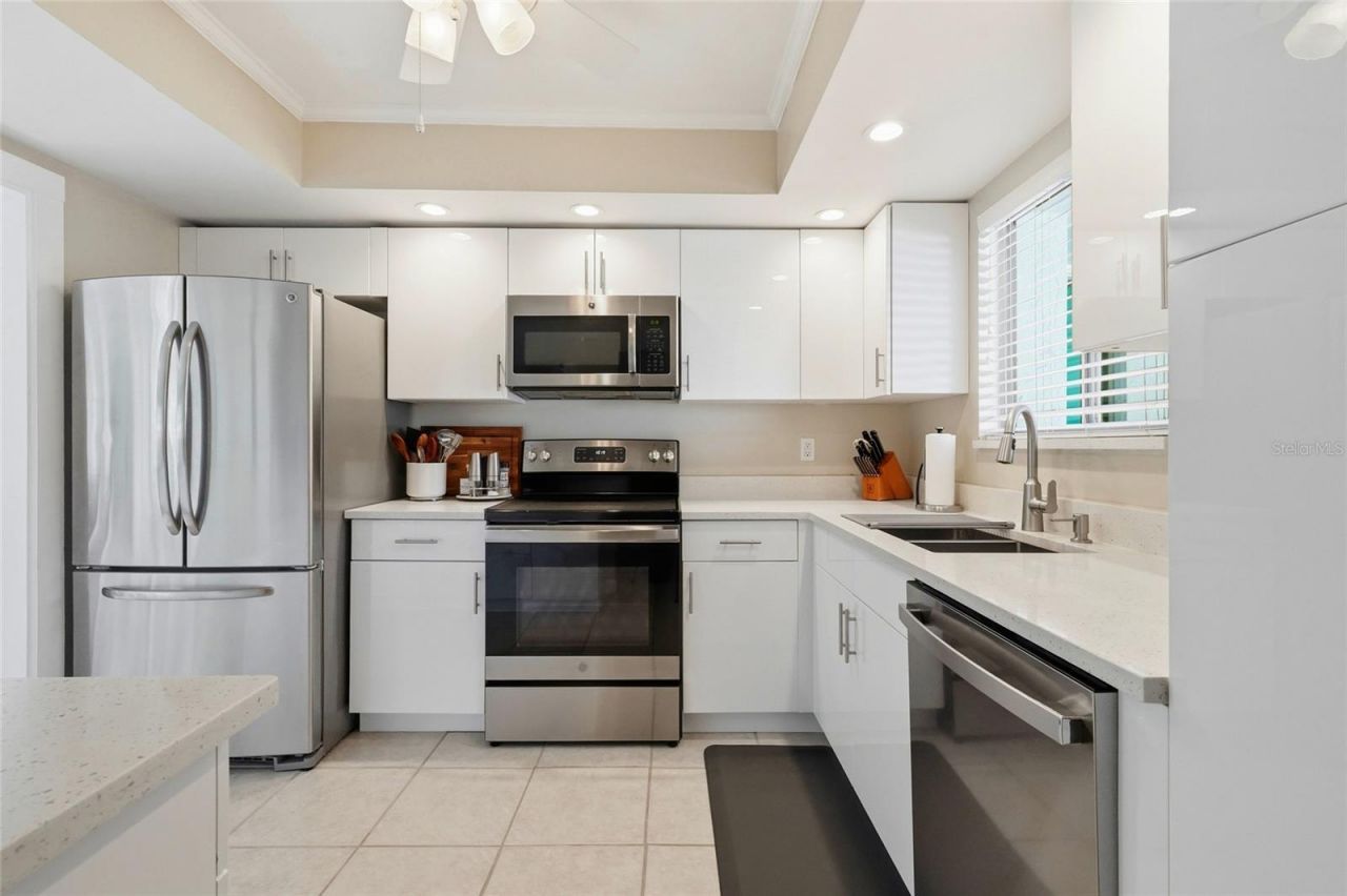 3985 Overlook Bend , Unit 16, Sarasota, FL 34232 Photo