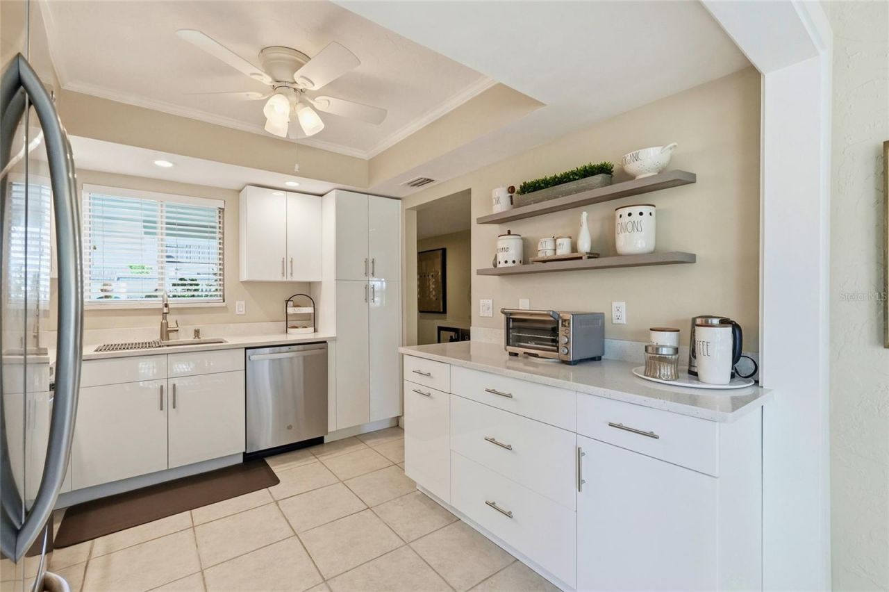 3985 Overlook Bend , Unit 16, Sarasota, FL 34232 Photo