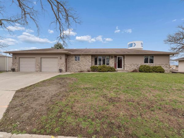 1800 W 7th Avenue N, Clear Lake, IA 50428