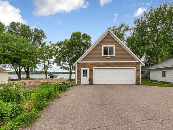 945 Reed Street N, Waterville, MN 56096