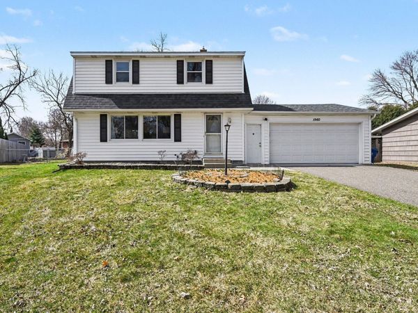 1960 Lakeaires Boulevard, White Bear Lake, MN 55110