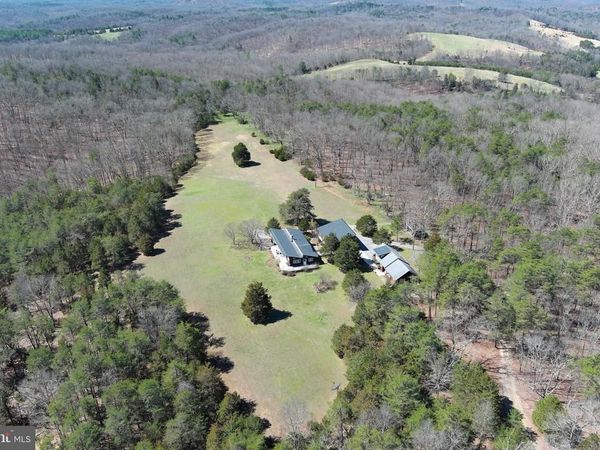 563 VALLEY FORGE LANE, BURLINGTON, WV 26710