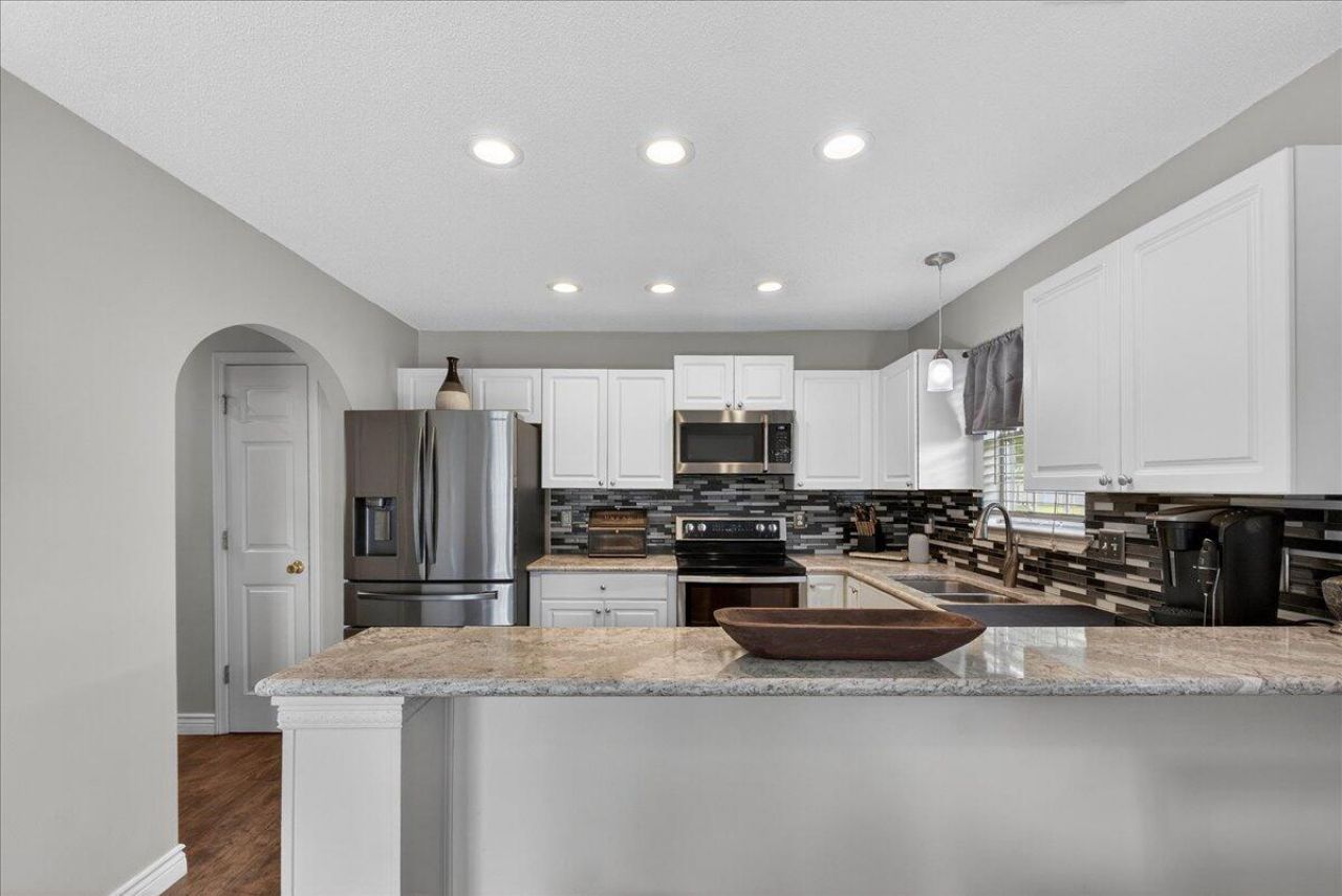 4808 Habersham Lane Photo 12