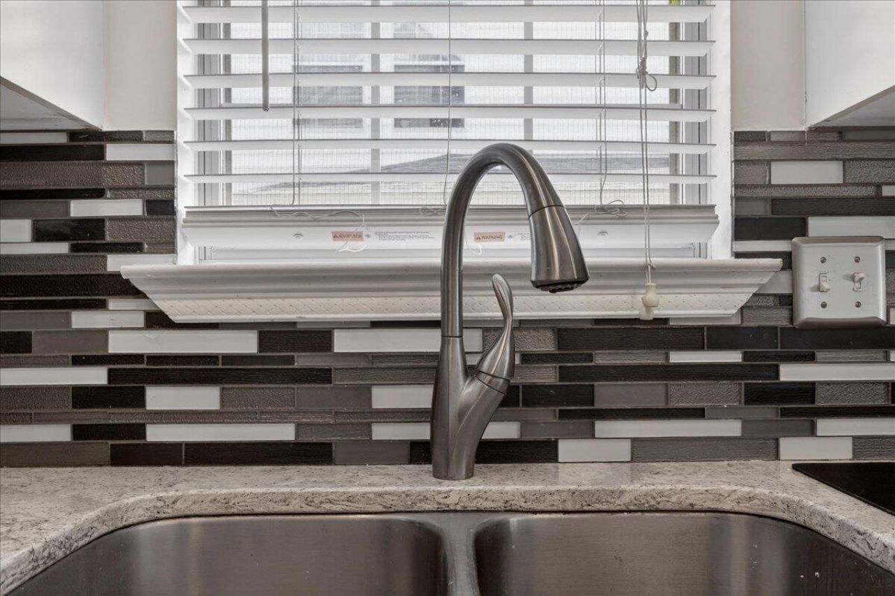 4808 Habersham Lane Photo 14