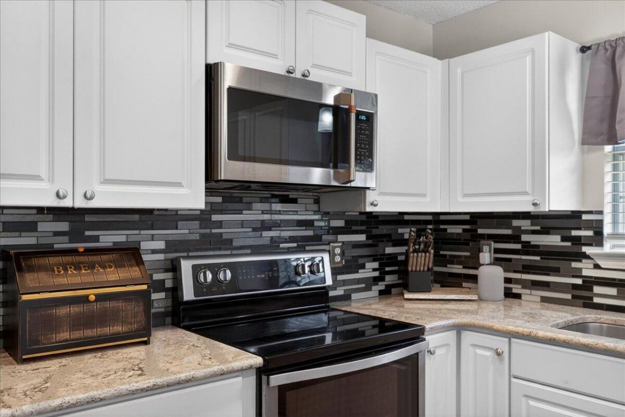 4808 Habersham Lane Photo 15