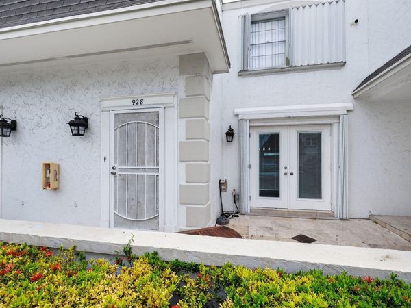 928 NE 27th Avenue, Hallandale Beach, FL 33009