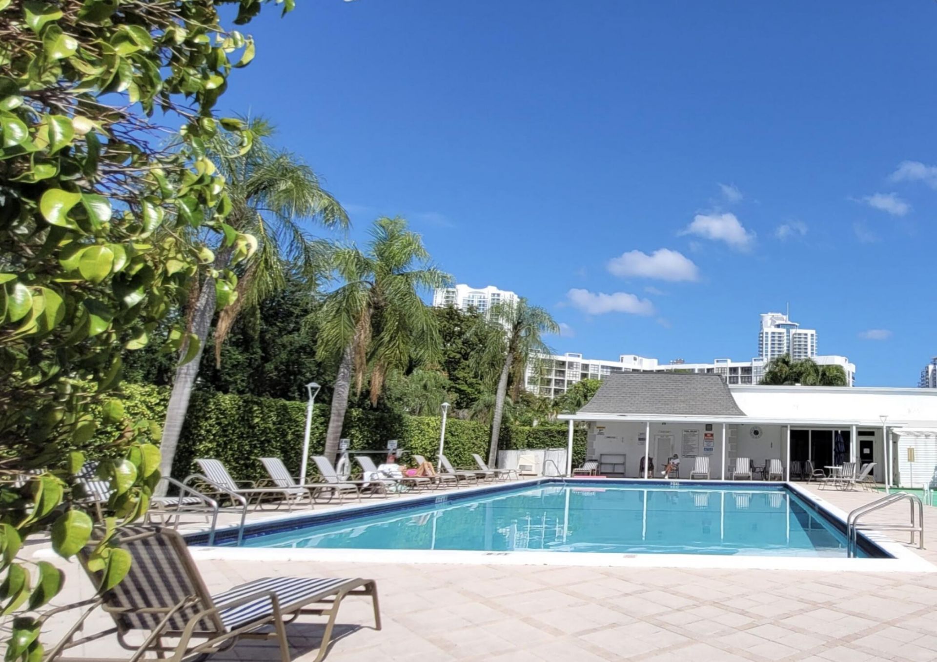 928 NE 27th Avenue, Hallandale Beach, FL 33009 Photo