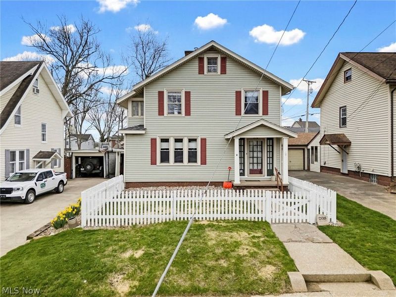 208 Bachtel Street SE, North Canton, OH 44720 Photo 2