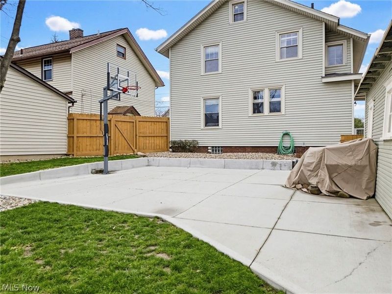 208 Bachtel Street SE, North Canton, OH 44720 Photo 9