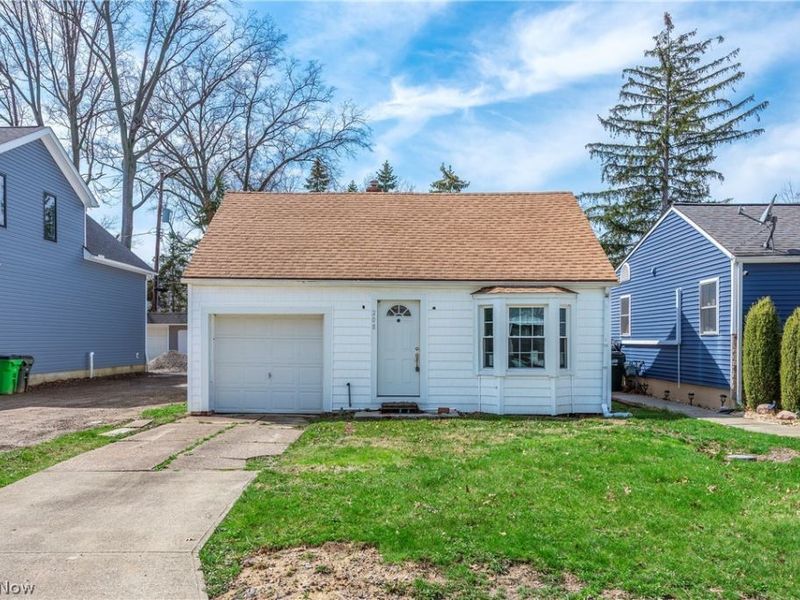 208 Sunset Road, Avon Lake, OH 44012 Photo 2