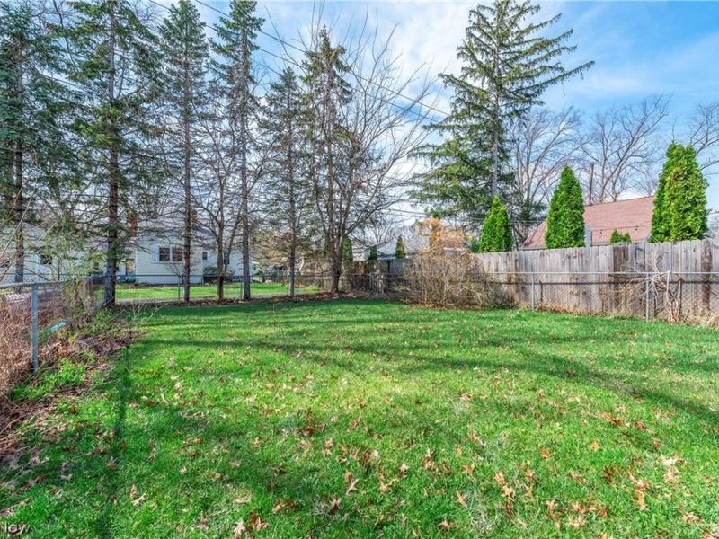 208 Sunset Road, Avon Lake, OH 44012 Photo 40