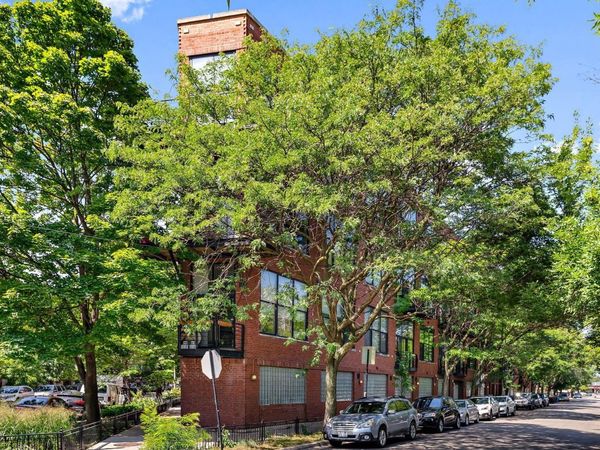 2210 W Wabansia Avenue , Unit 202, Chicago, IL 60647